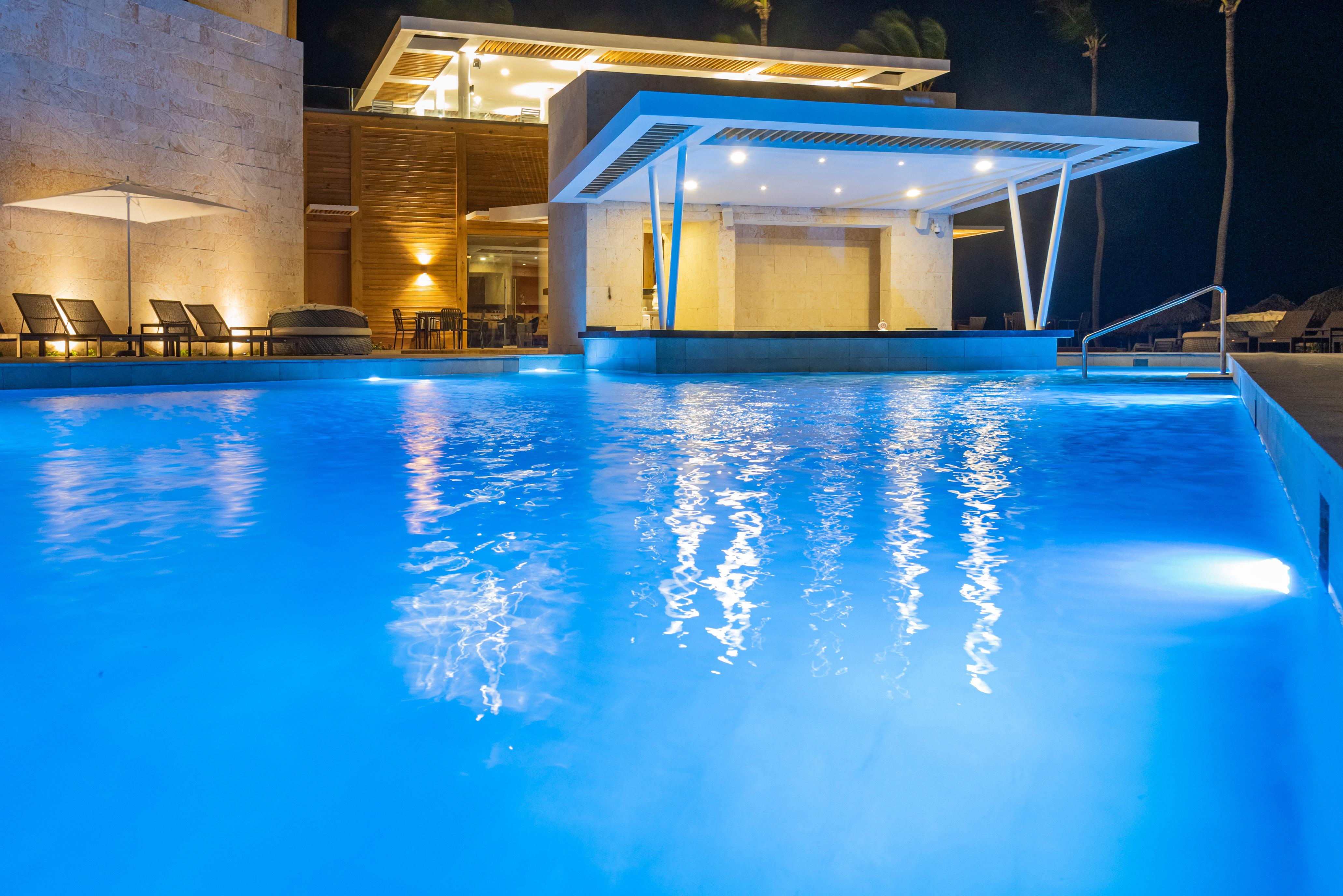 Grand Bavaro Princess All Suites Resort, Spa&Casino Esterno foto The swimming pool at the hotel