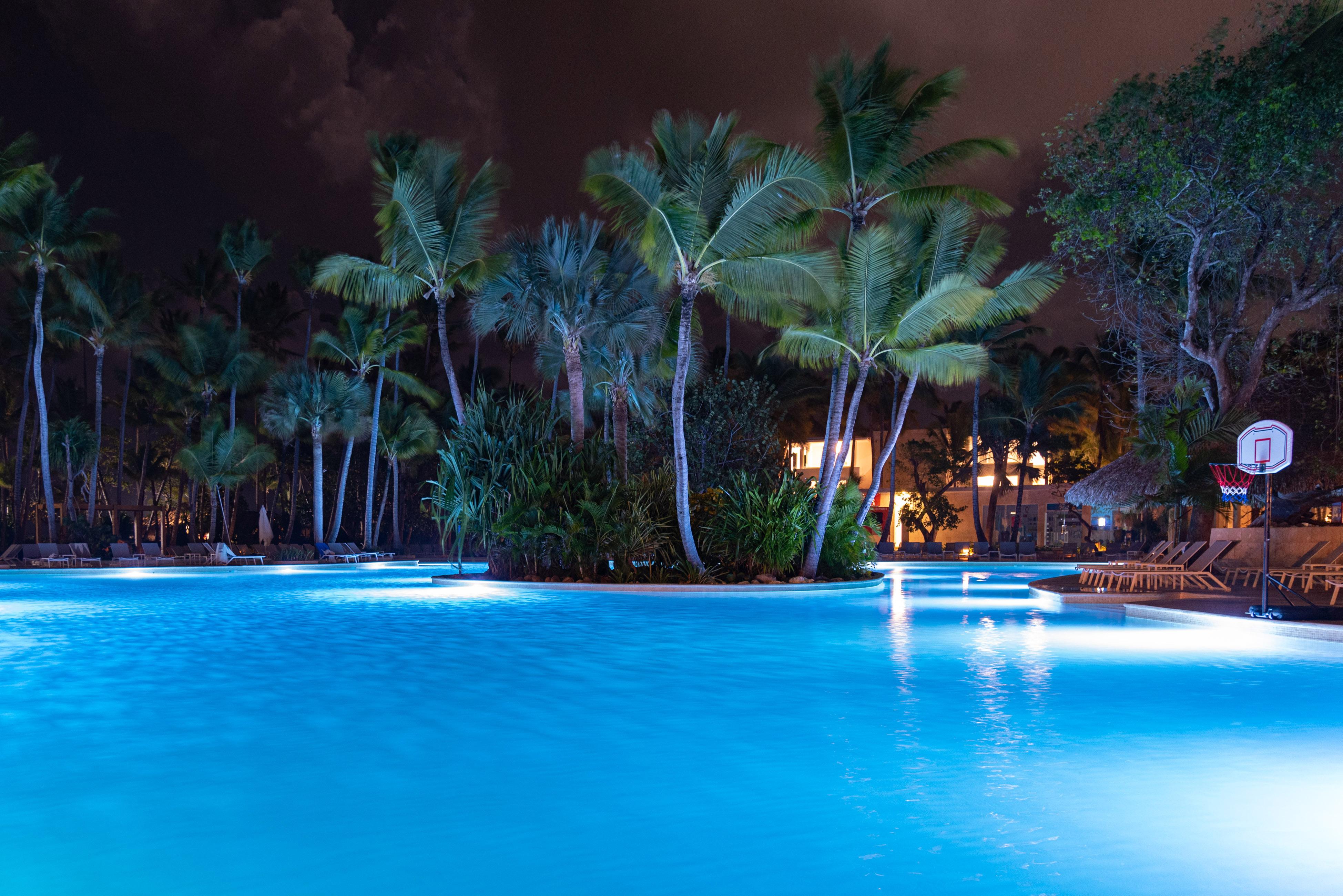 Grand Bavaro Princess All Suites Resort, Spa&Casino Esterno foto The swimming pool at the resort