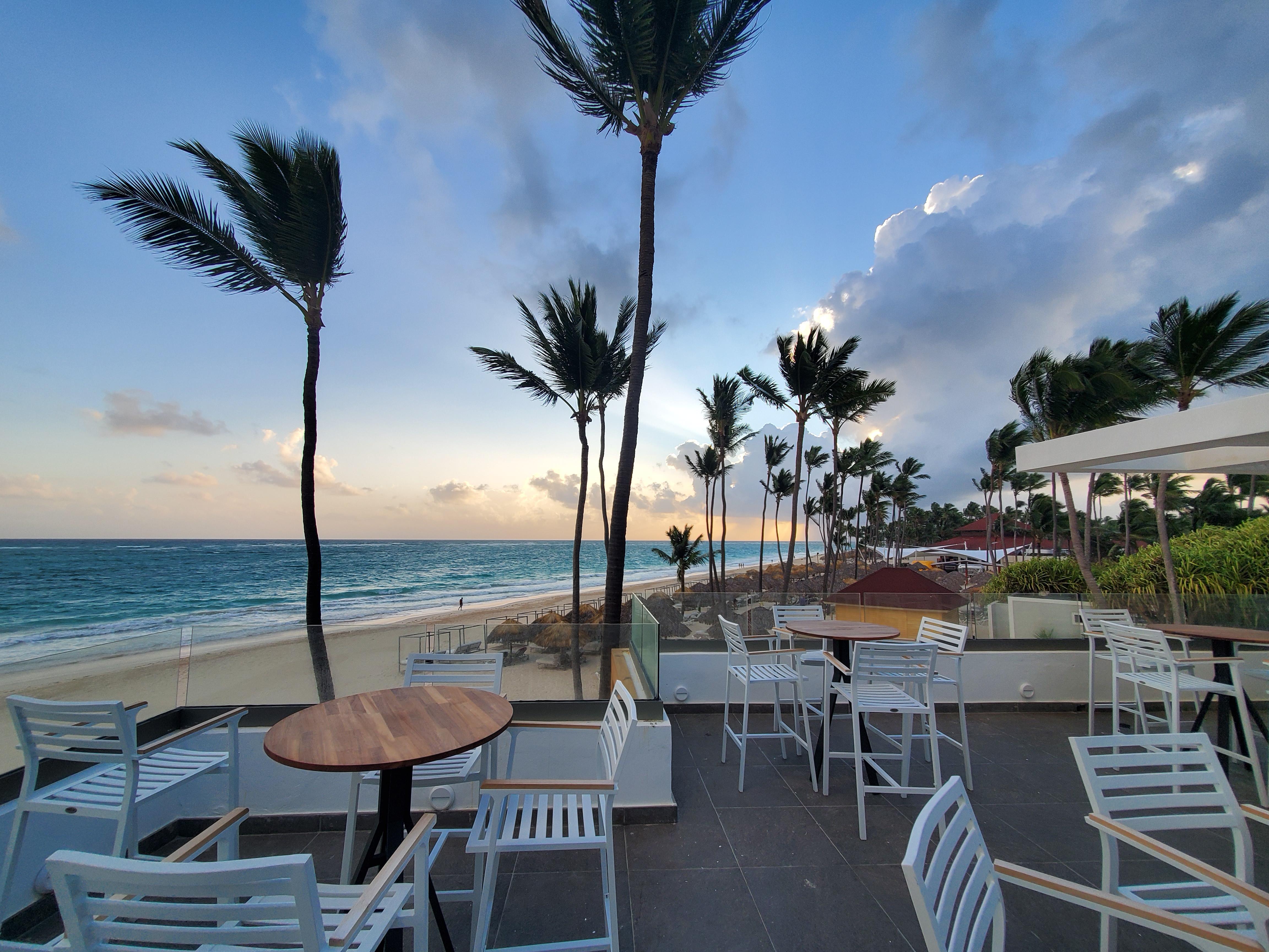 Grand Bavaro Princess All Suites Resort, Spa&Casino Esterno foto The beach at Atlantis Paradise Island