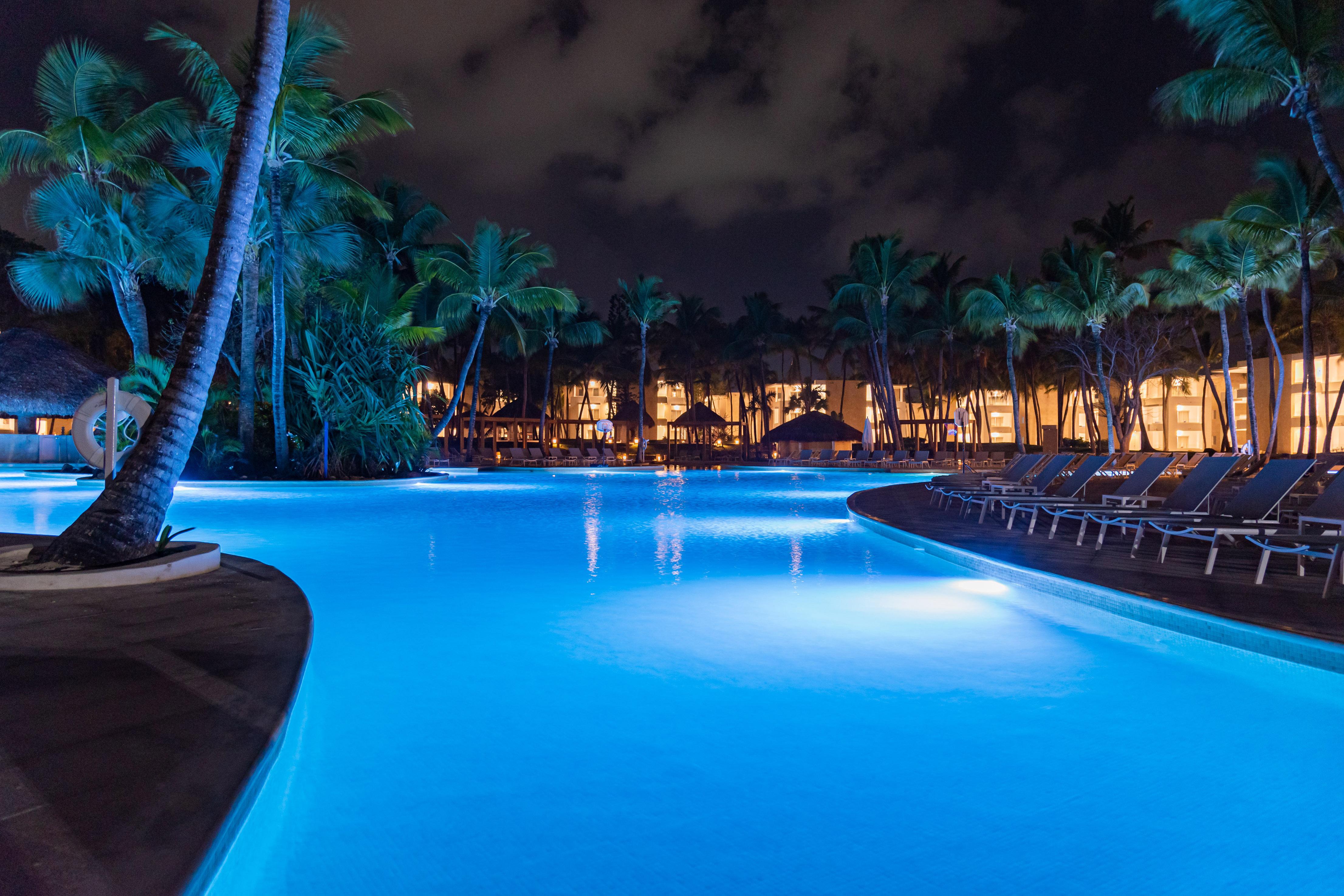Grand Bavaro Princess All Suites Resort, Spa&Casino Esterno foto The swimming pool at the resort