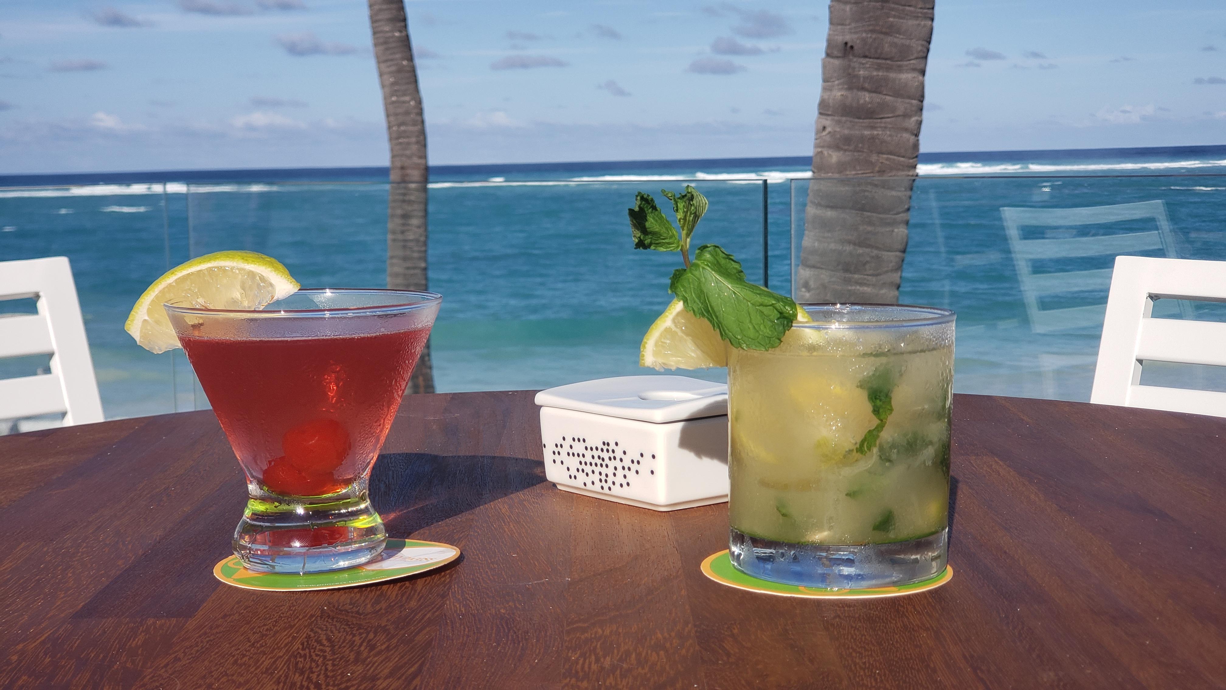 Grand Bavaro Princess All Suites Resort, Spa&Casino Esterno foto Cocktails at the beach