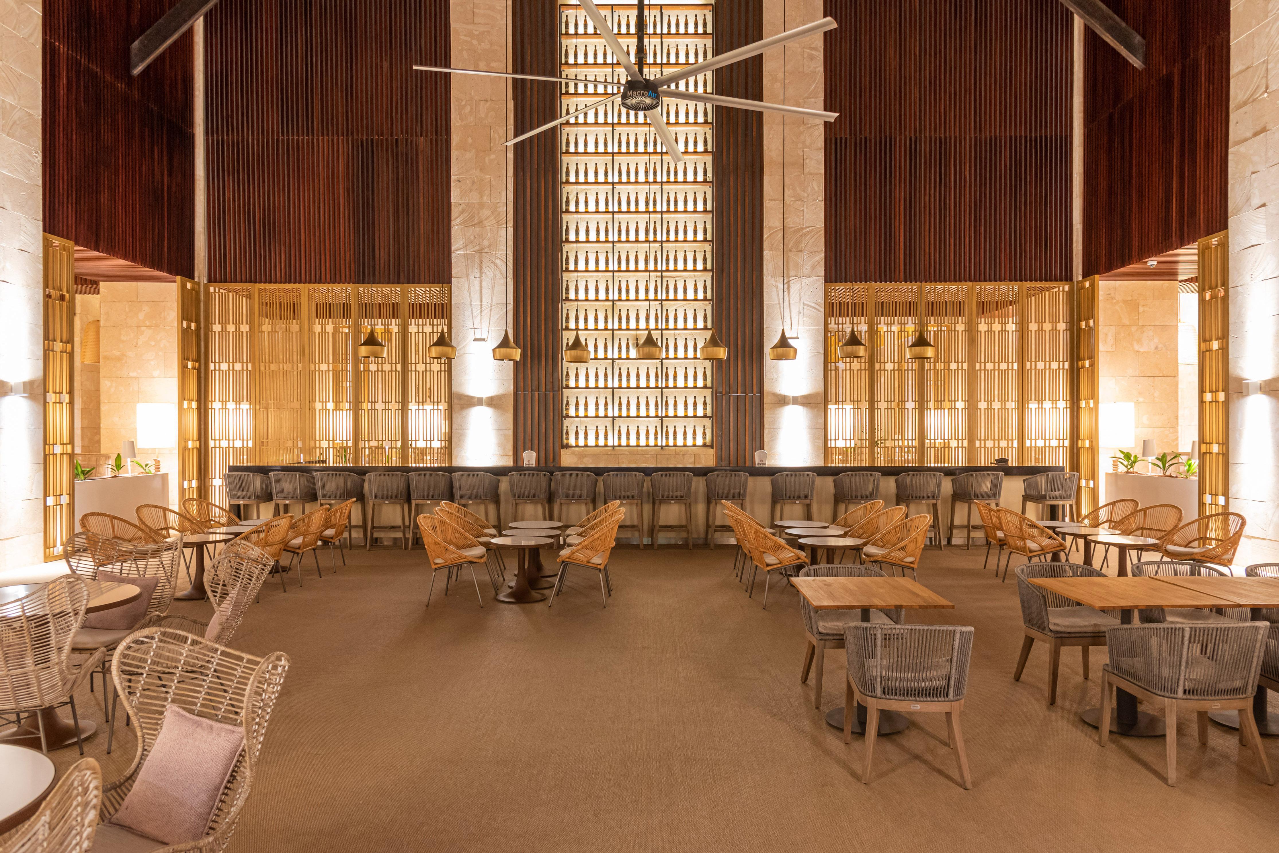 Grand Bavaro Princess All Suites Resort, Spa&Casino Esterno foto The interior of the restaurant