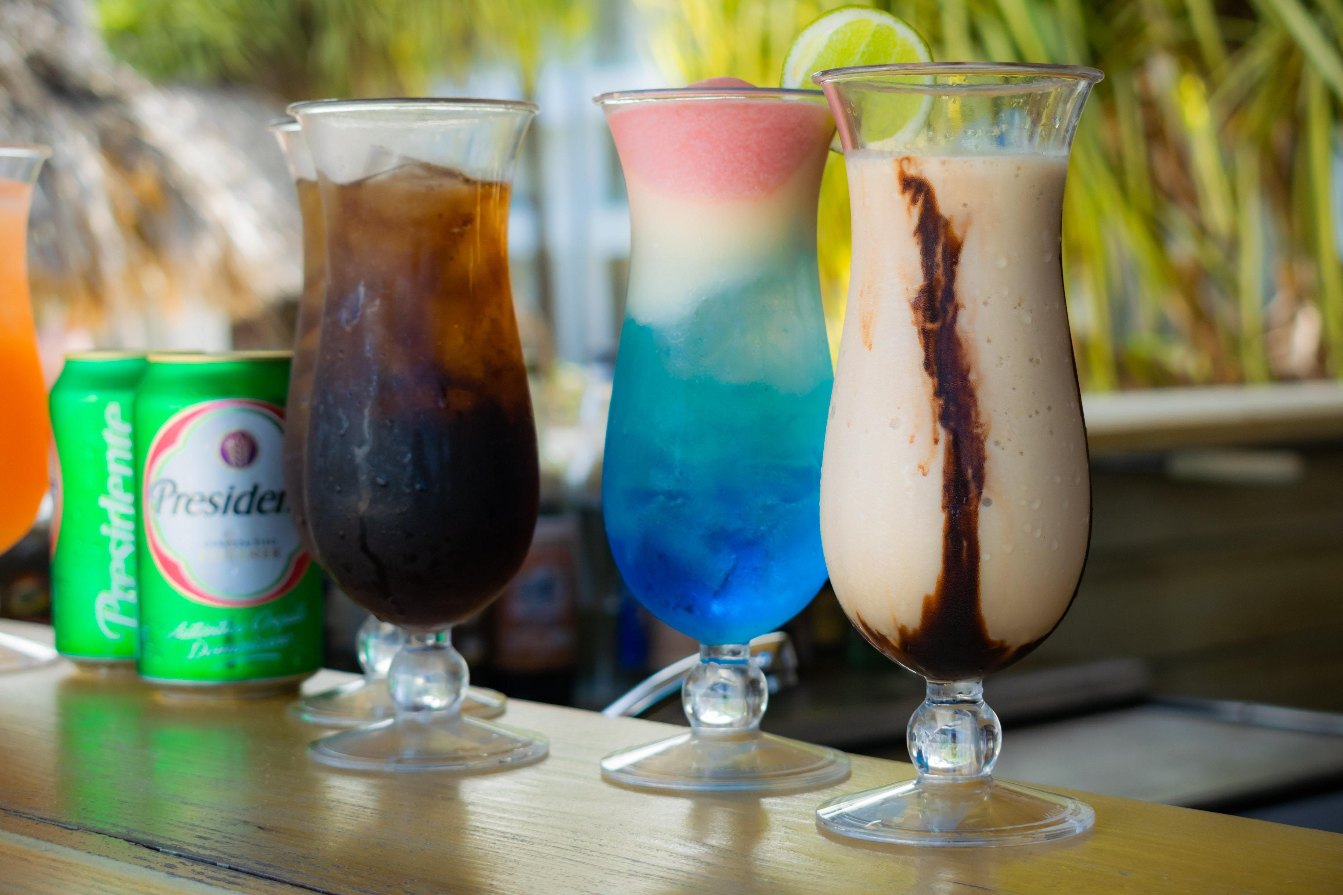Grand Bavaro Princess All Suites Resort, Spa&Casino Esterno foto Various types of mai tai