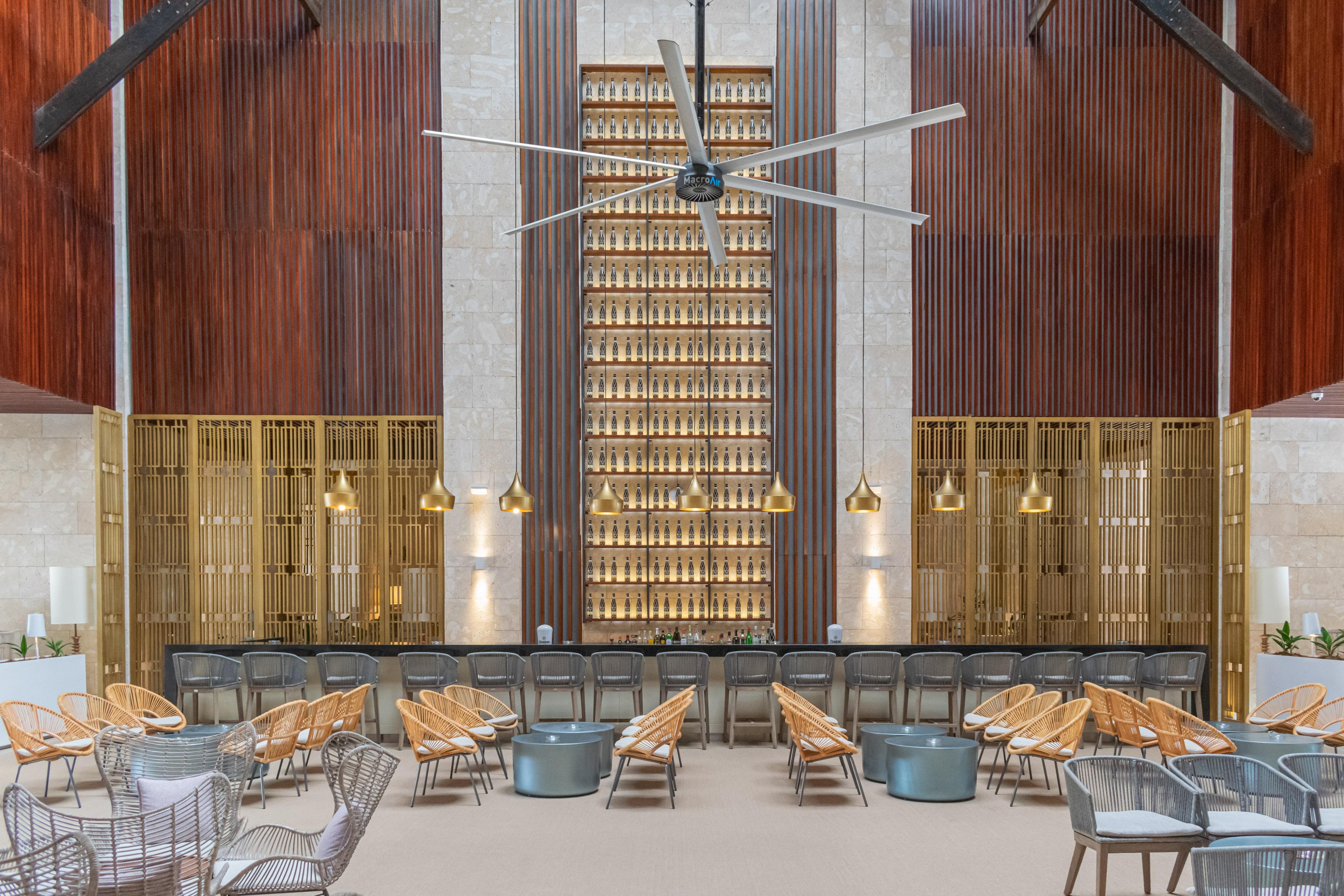 Grand Bavaro Princess All Suites Resort, Spa&Casino Esterno foto The interior of the restaurant