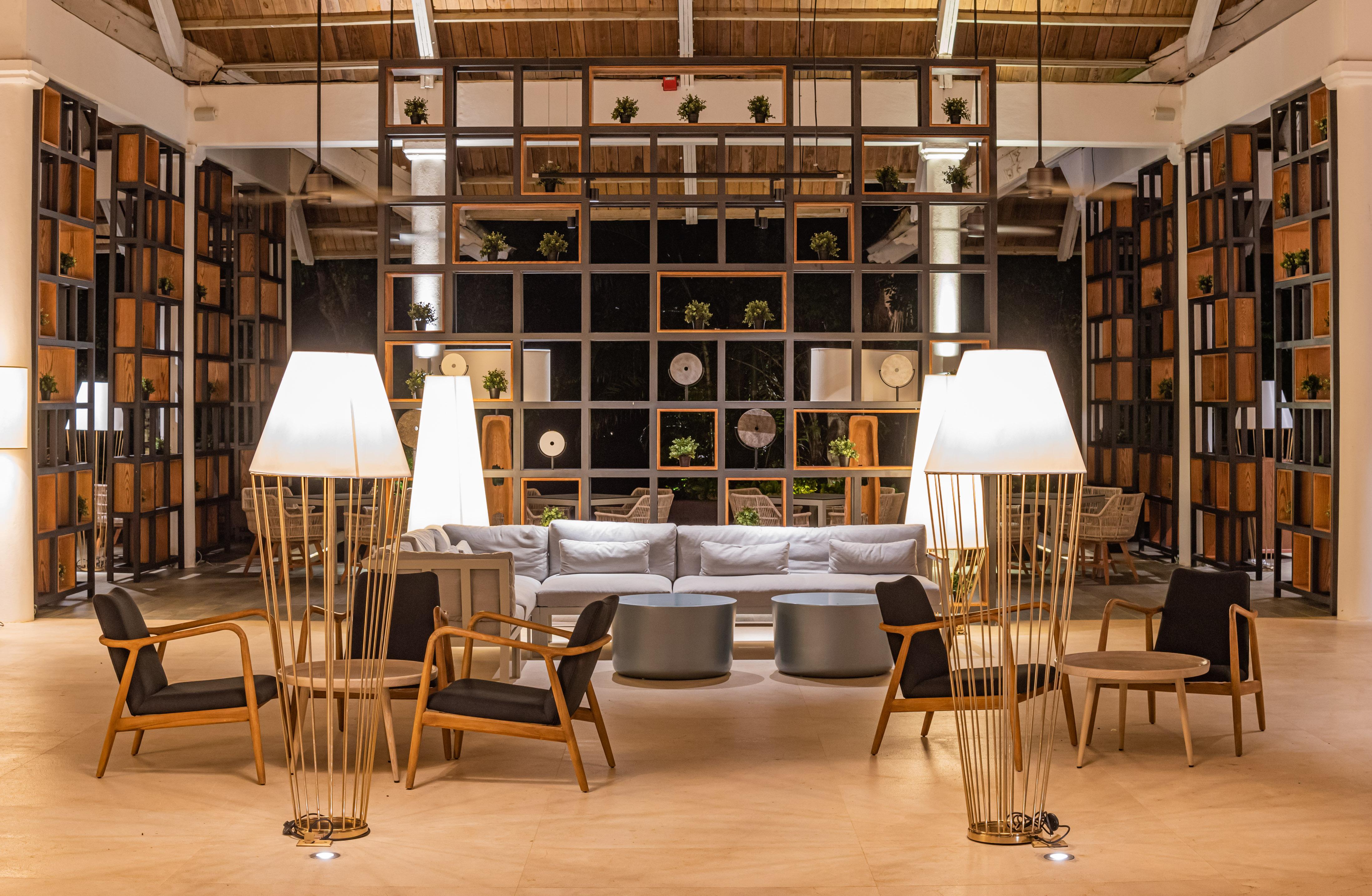 Grand Bavaro Princess All Suites Resort, Spa&Casino Esterno foto The interior of the library