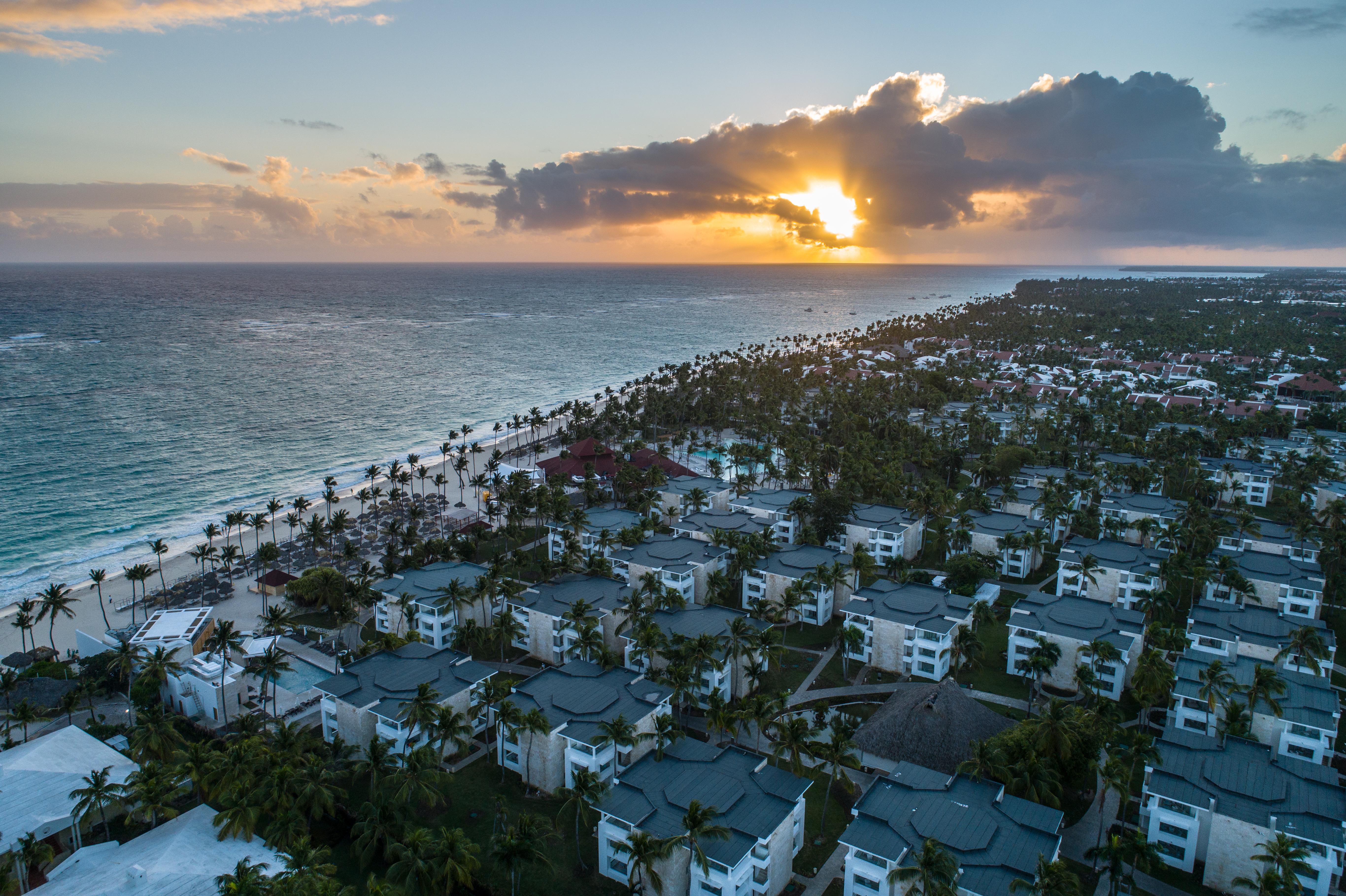 Grand Bavaro Princess All Suites Resort, Spa&Casino Esterno foto Aerial view of the town