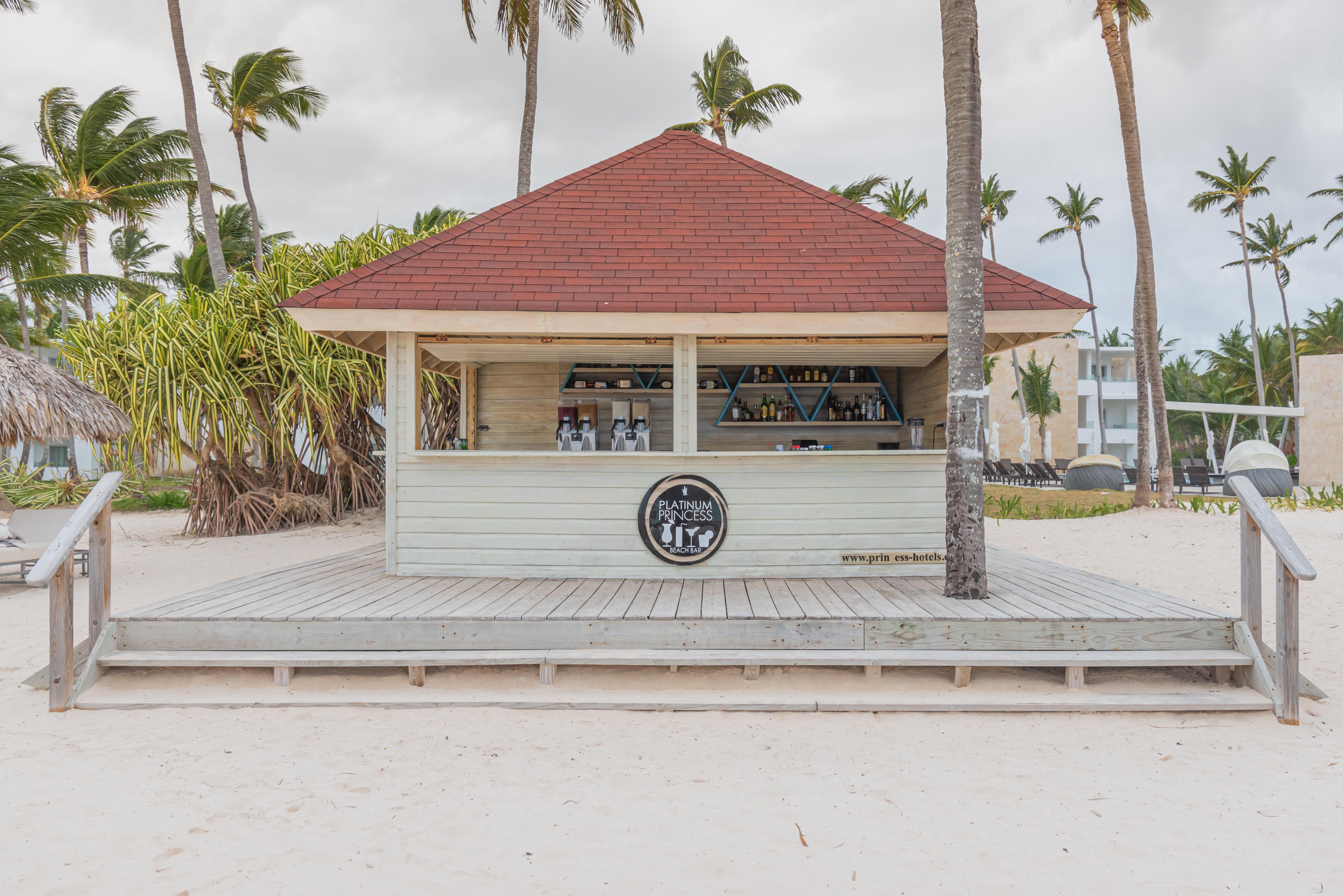 Grand Bavaro Princess All Suites Resort, Spa&Casino Esterno foto Beach Bar