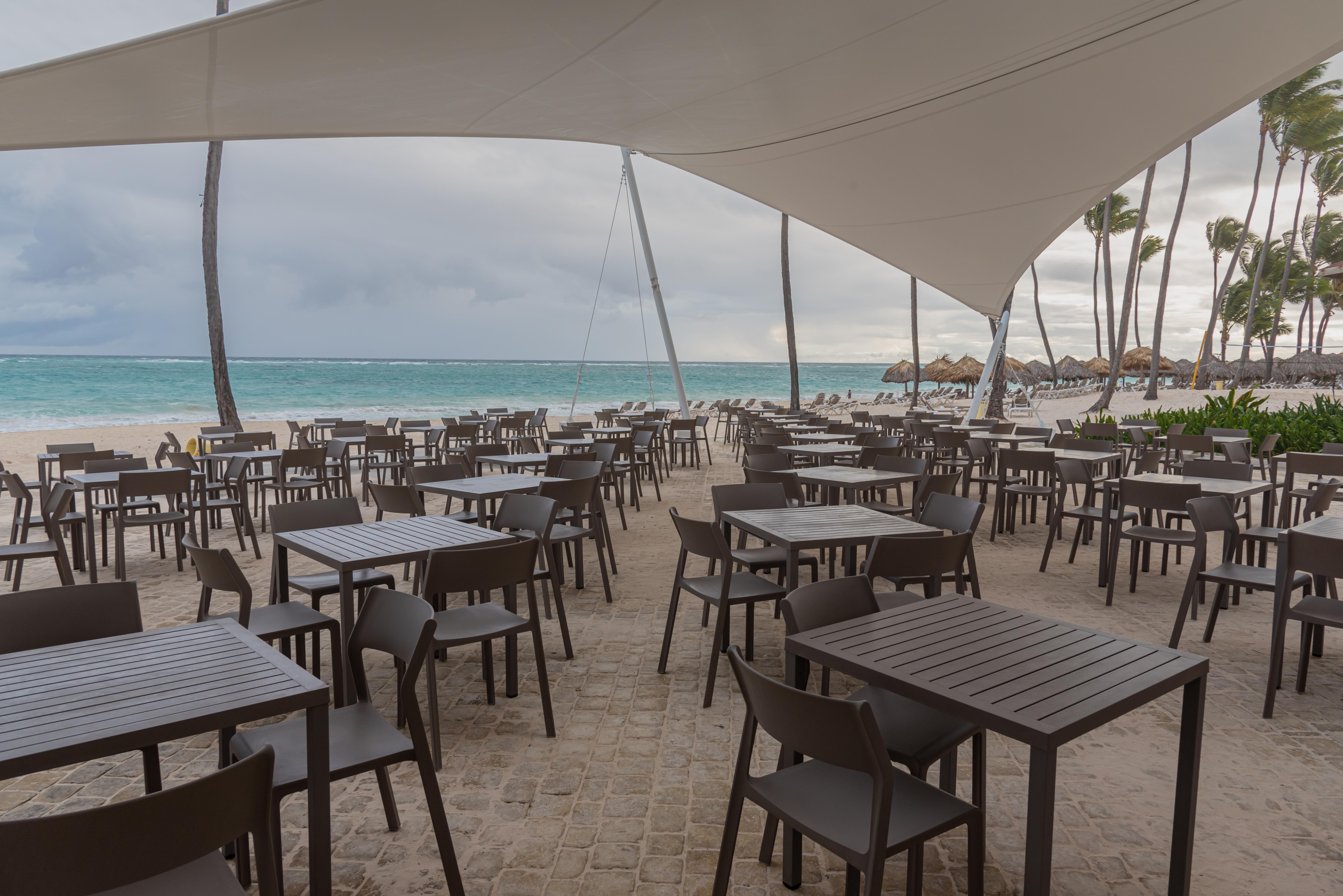 Grand Bavaro Princess All Suites Resort, Spa&Casino Esterno foto Beachfront restaurant