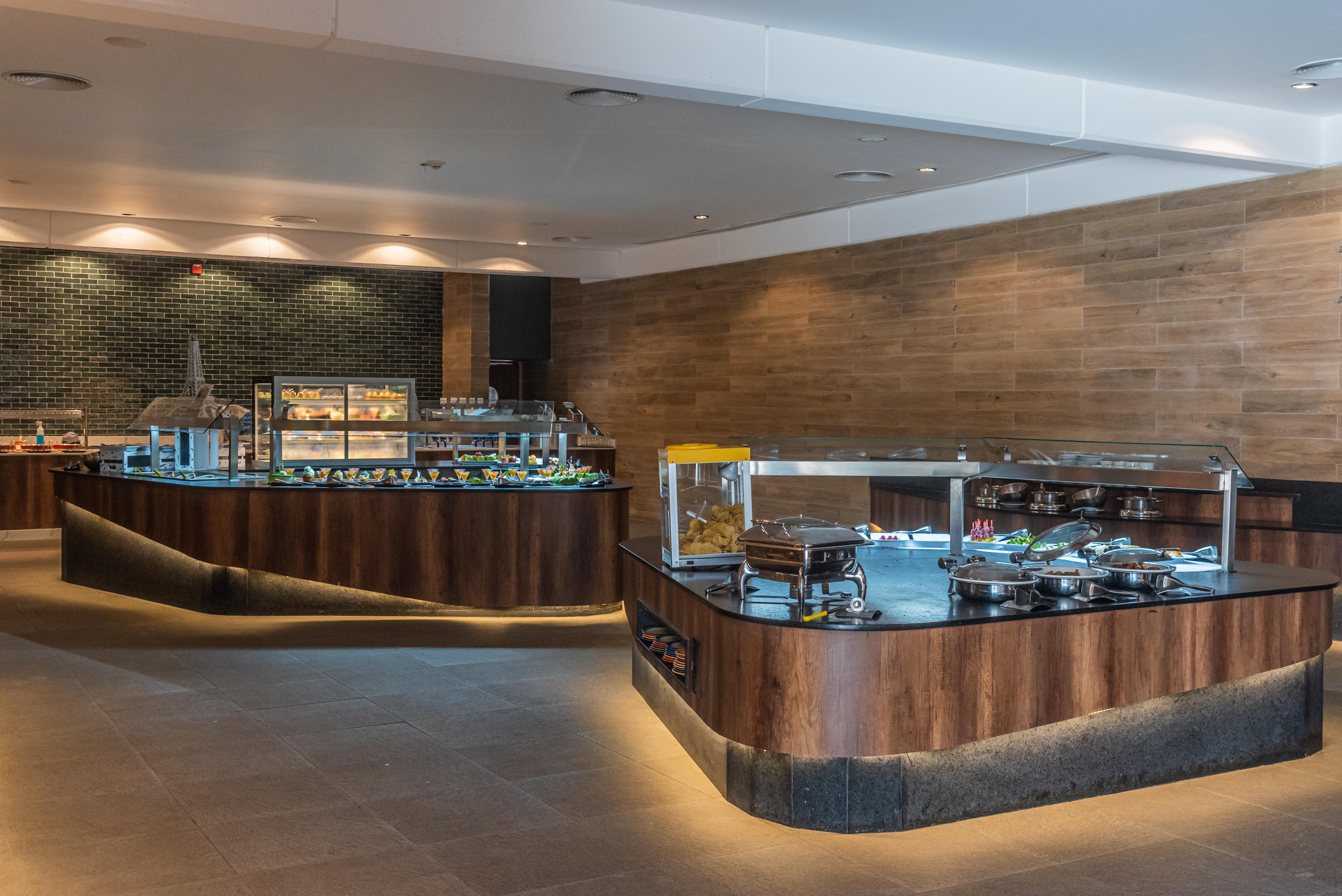 Grand Bavaro Princess All Suites Resort, Spa&Casino Esterno foto The hotel's restaurant