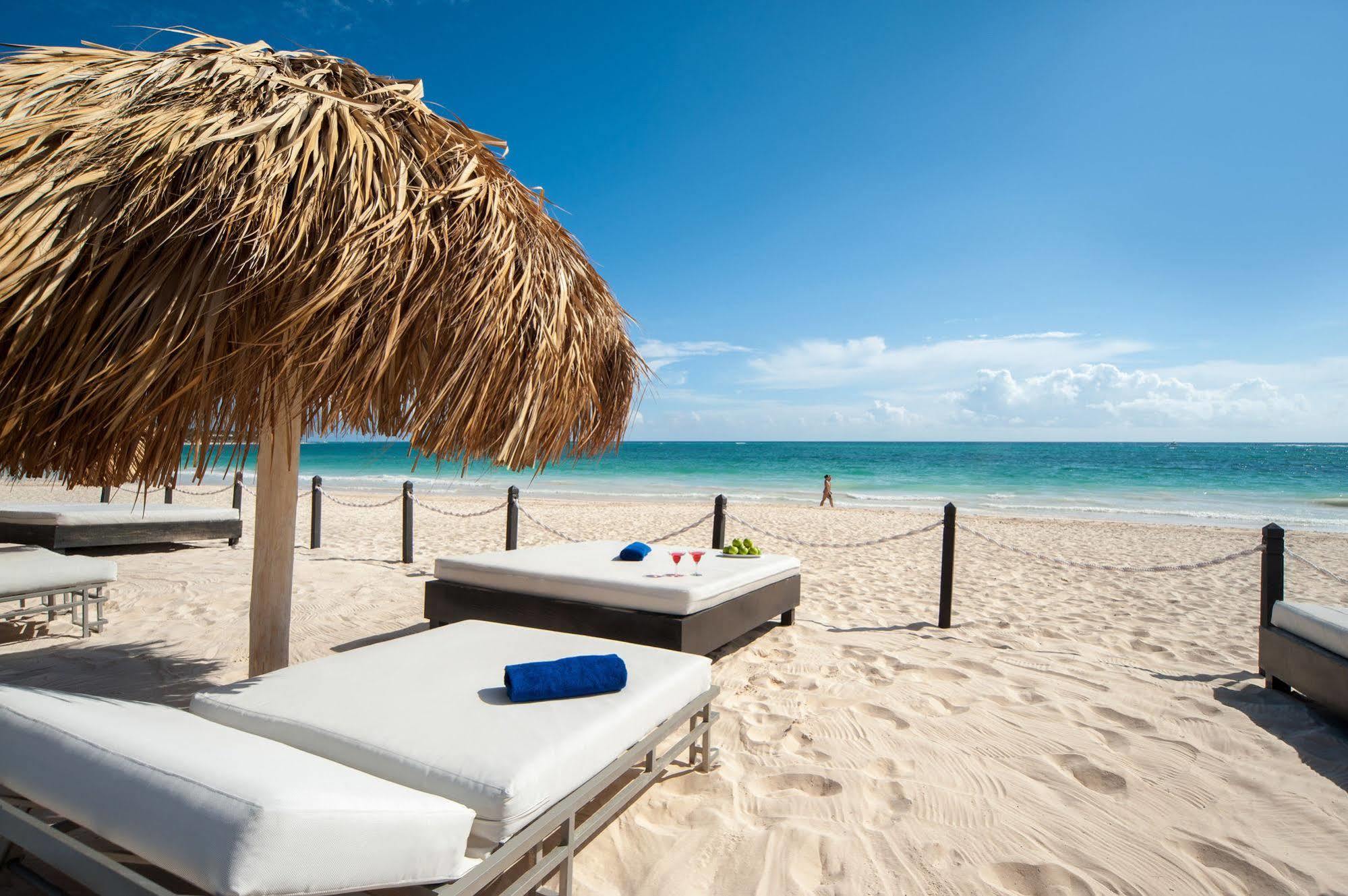 Grand Bavaro Princess All Suites Resort, Spa&Casino Esterno foto The beach at the resort